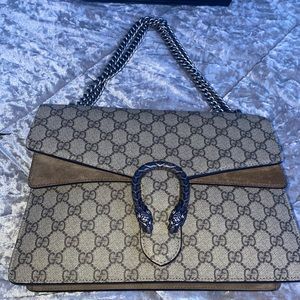 Gucci medium shoulder bag
